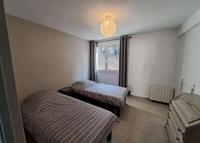 T4 65 M2, 3 A Giens Proche Village Apartman