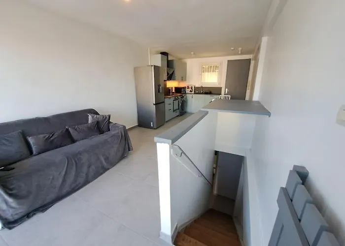 T4 65 M2, 3 A Giens Proche Village Hyères