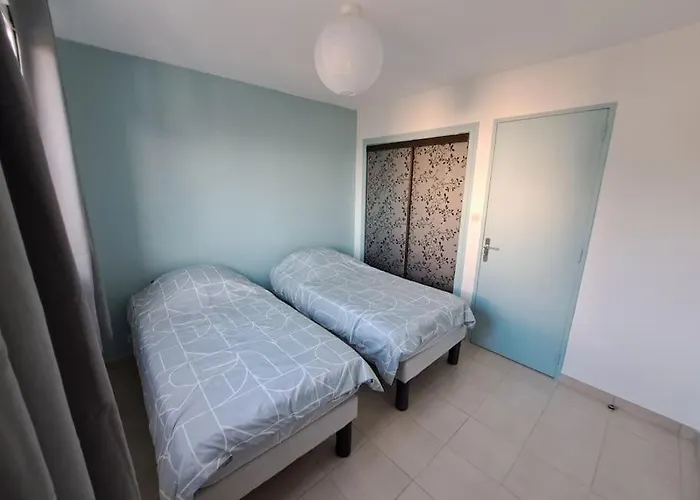 T4 65 M2, 3 A Giens Proche Village Daire Hyères